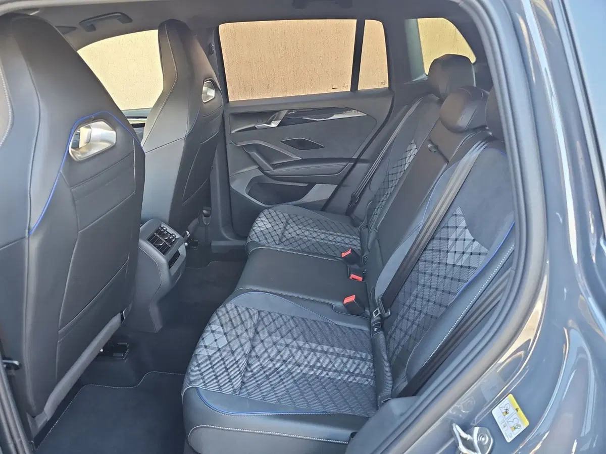 Volkswagen Tiguan nuova a Lecco (11)