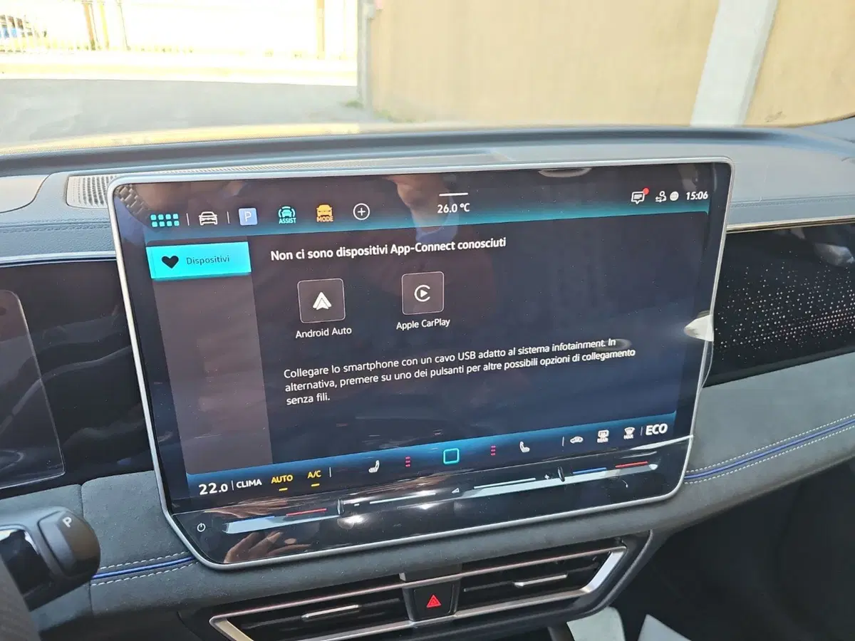 Volkswagen Tiguan nuova a Lecco (15)