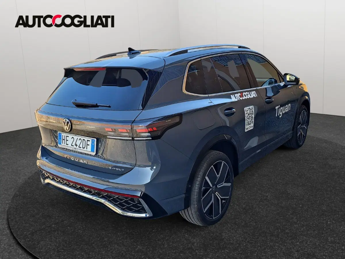 Volkswagen Tiguan nuova a Lecco (5)
