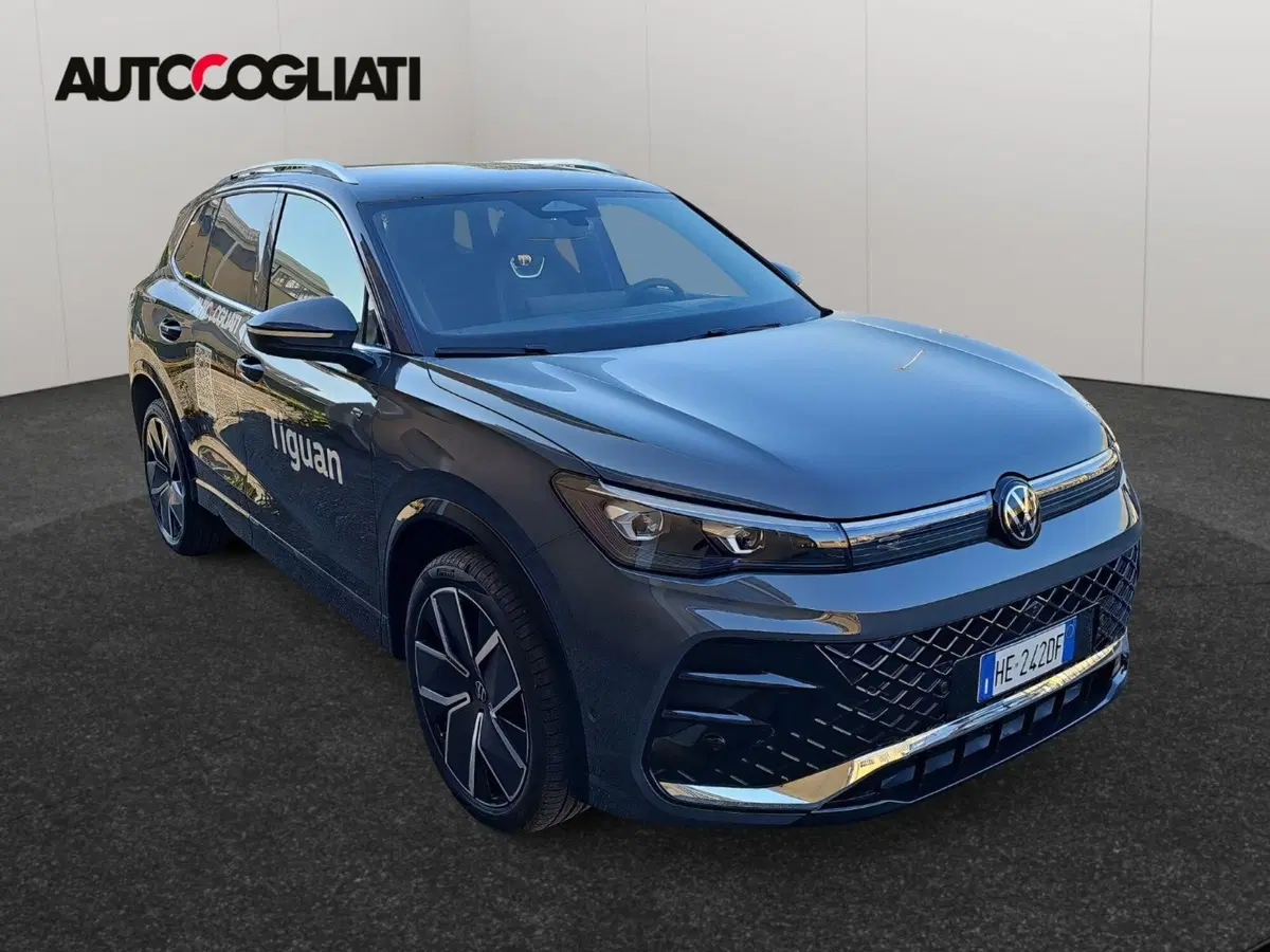 Volkswagen Tiguan nuova a Lecco (7)