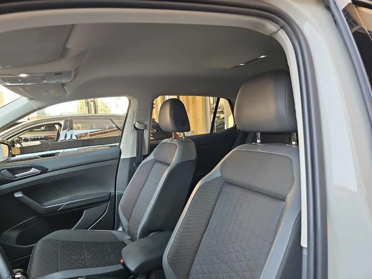 Volkswagen T-Cross usata a Lecco (11)