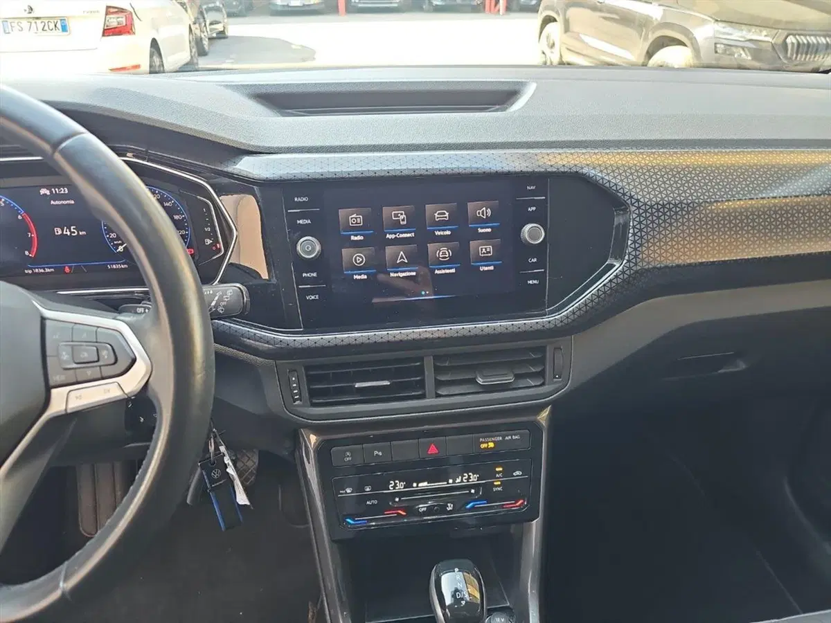 Volkswagen T-Cross usata a Lecco (14)