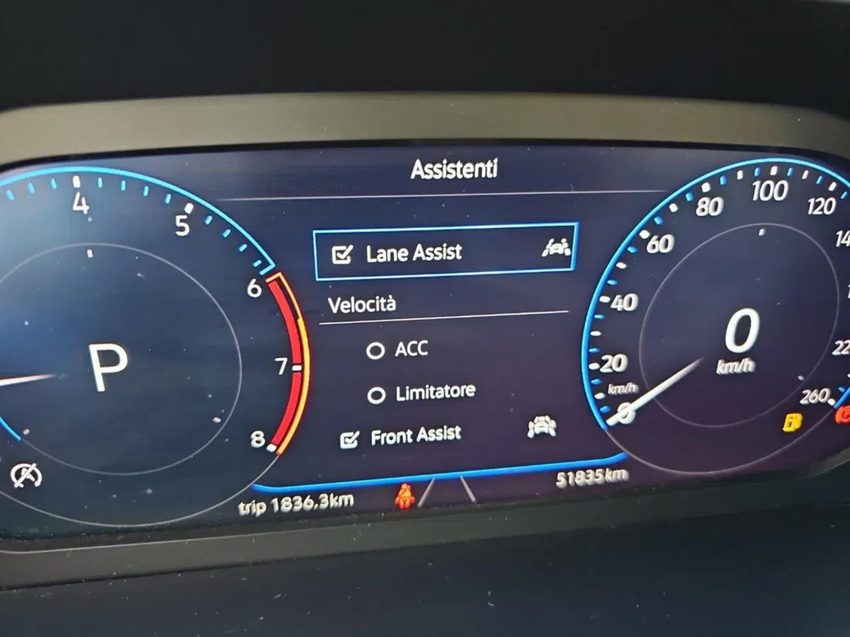 Volkswagen T-Cross usata a Lecco (17)