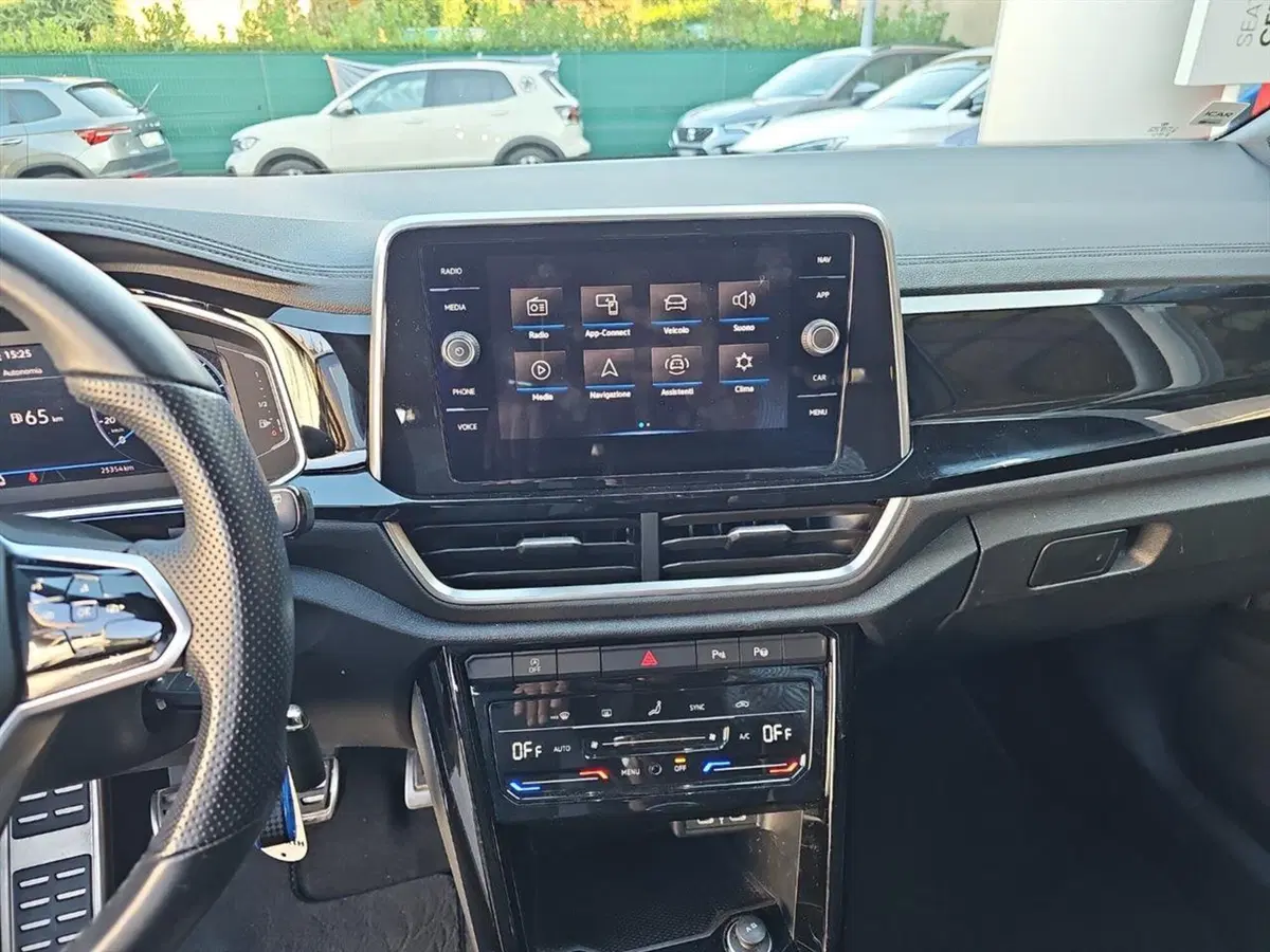 Volkswagen T-Roc usata a Lecco (14)