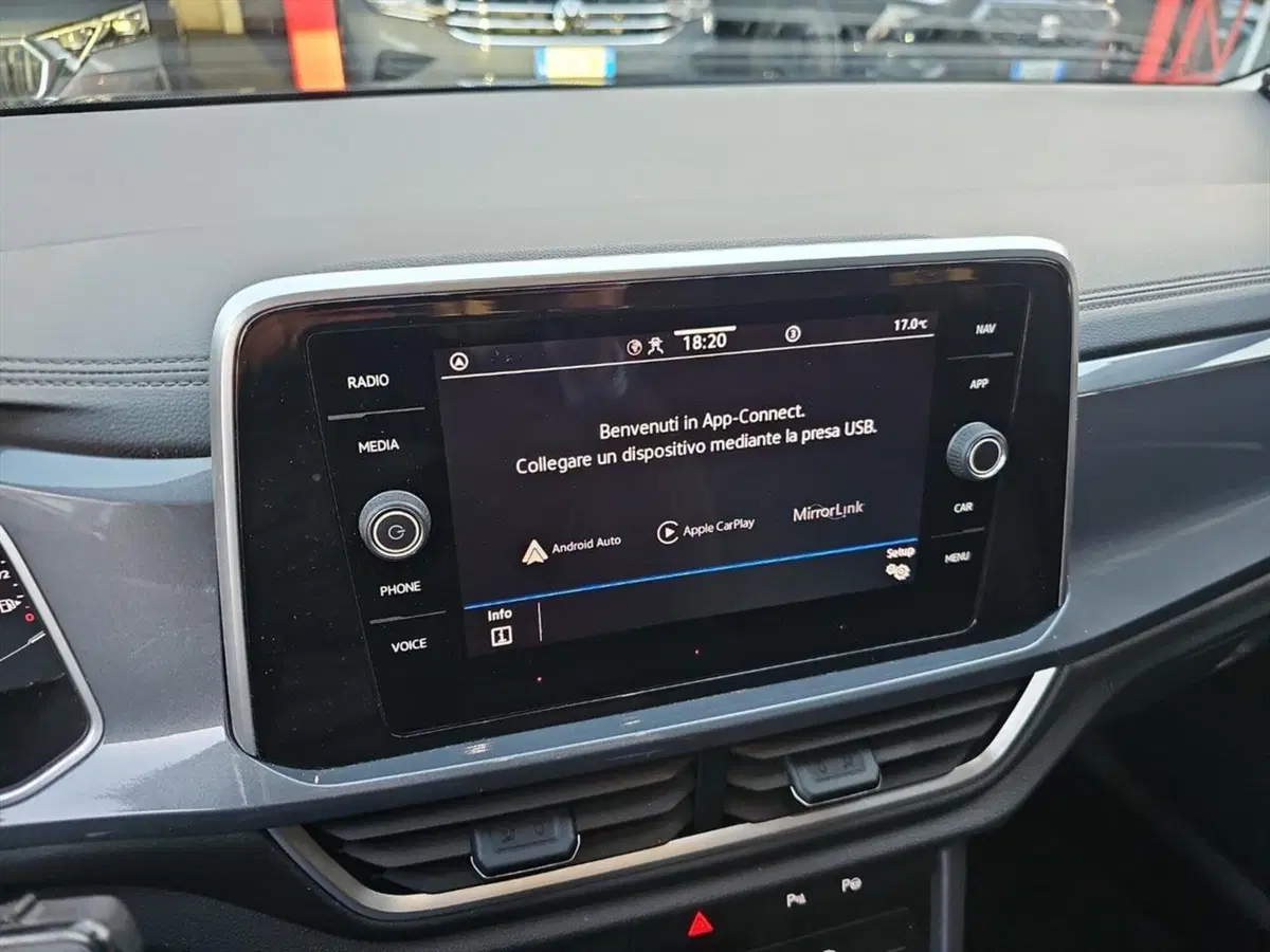 Volkswagen T-Roc usata a Lecco (17)