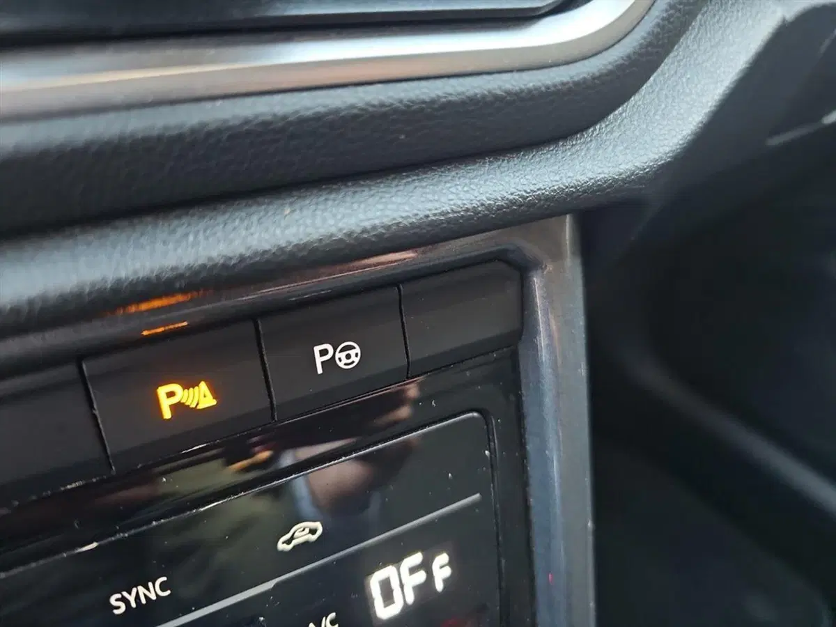Volkswagen T-Roc usata a Lecco (19)