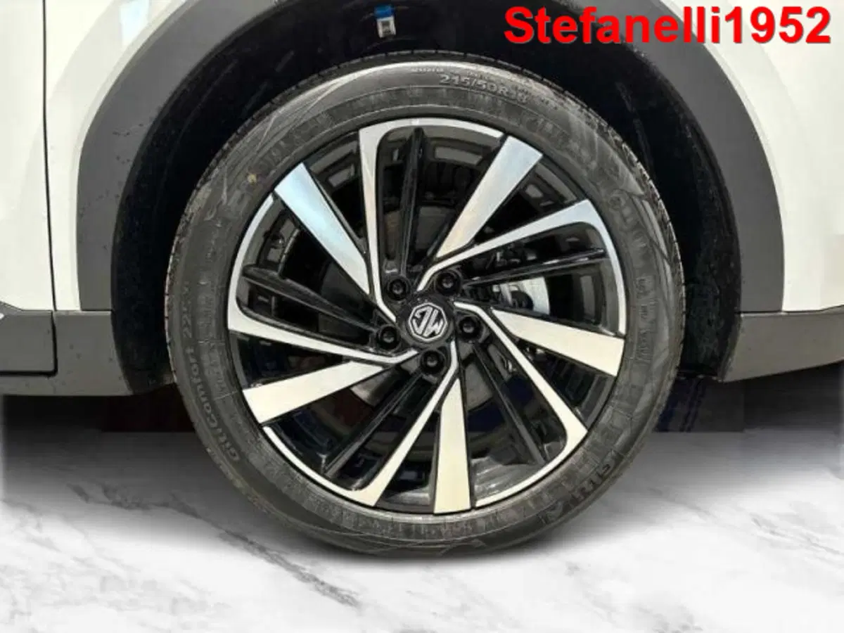 Mg ZS EV nuova a Bologna (8)