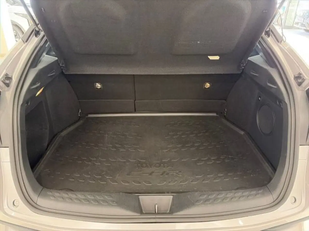 Toyota Toyota C-HR usata a Sassari (5)