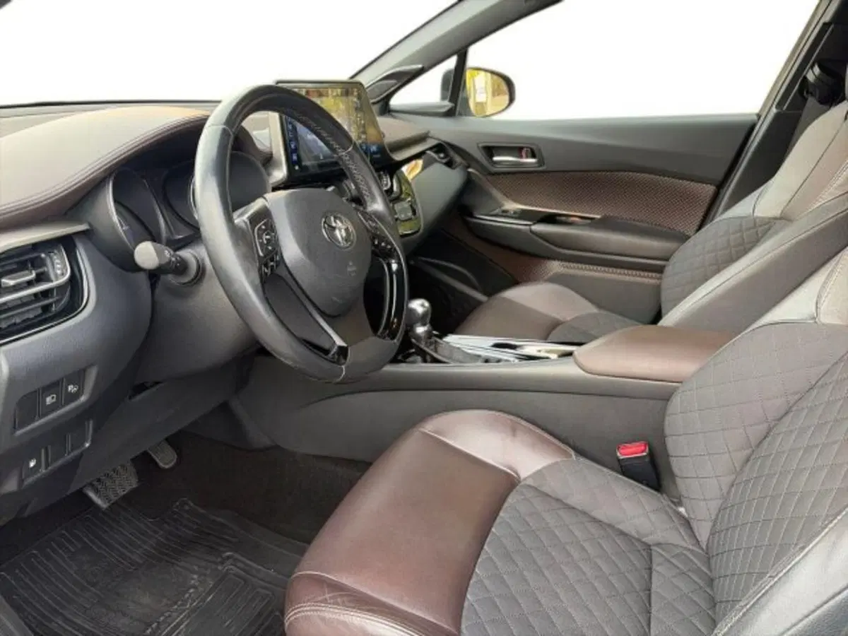 Toyota Toyota C-HR usata a Sassari (6)
