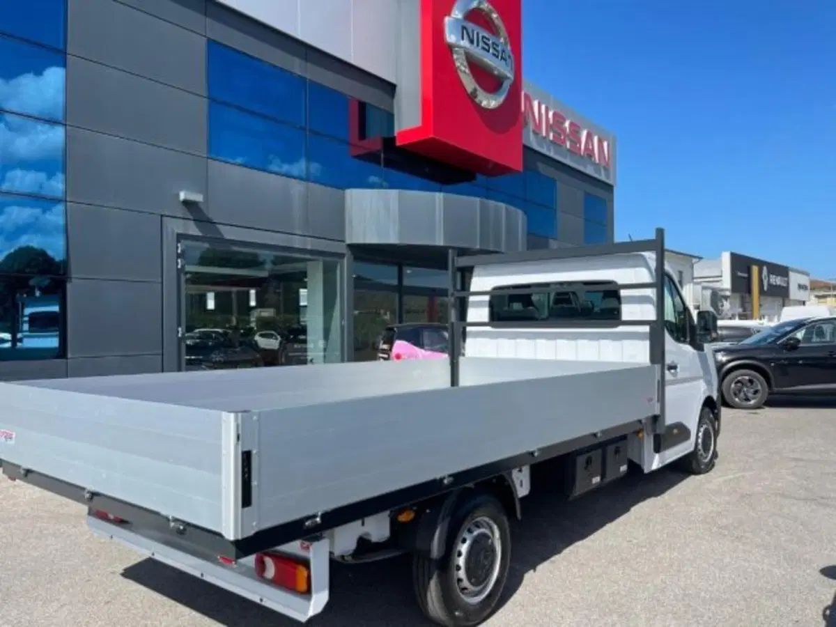 Nissan Interstar Cabinato nuova a Lucca (3)