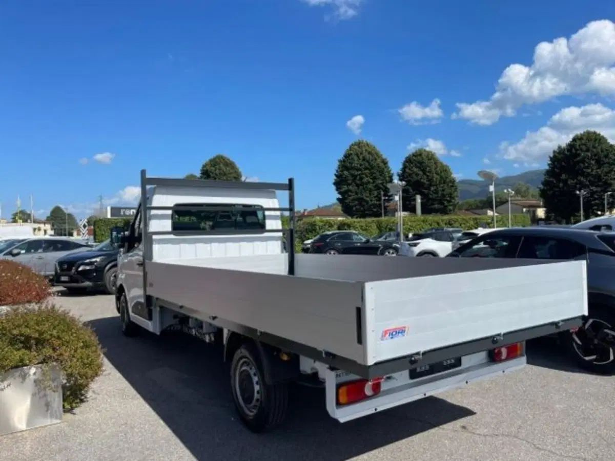 Nissan Interstar Cabinato nuova a Lucca (4)