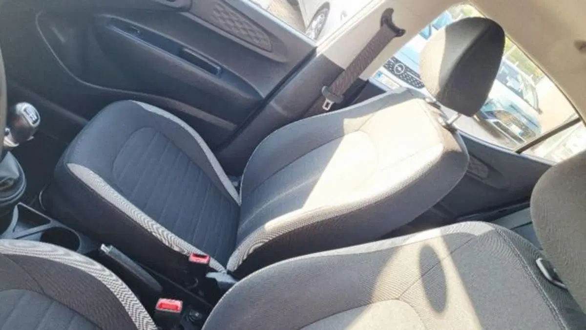 Hyundai i10 usata a Savona (13)