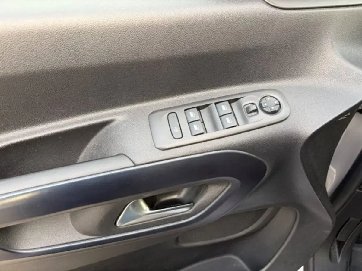 Peugeot Rifter usata a Lodi (11)