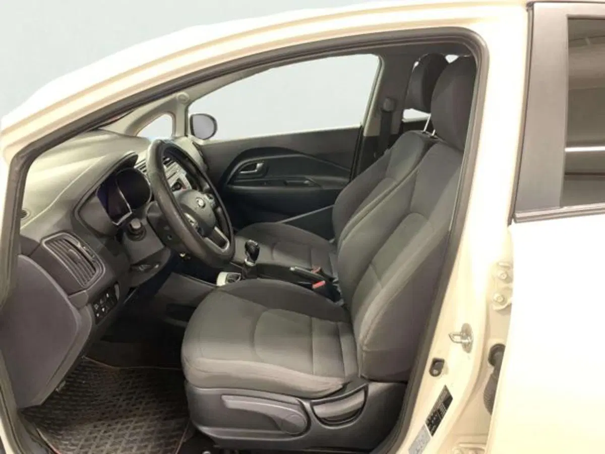 Kia Rio usata a Firenze (7)