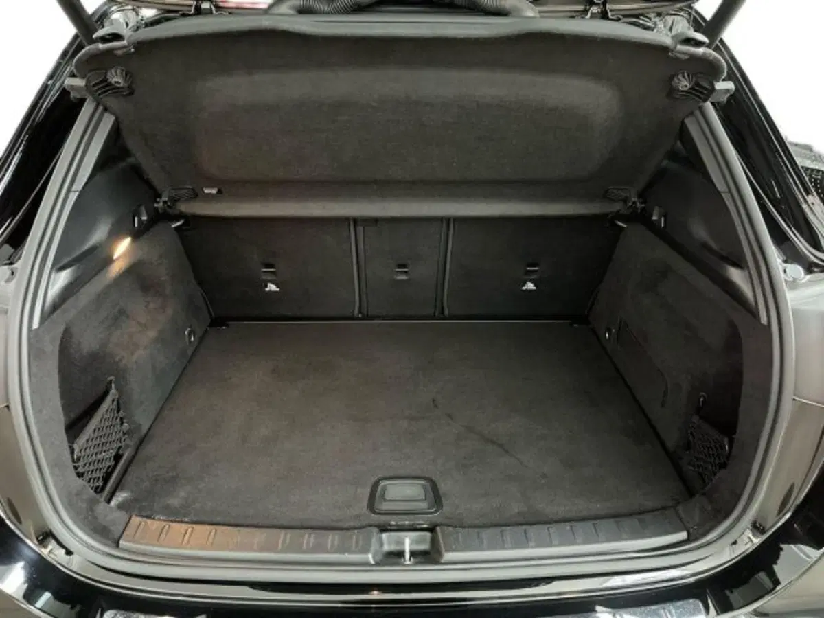 Mercedes-Benz GLA SUV nuova a Verona (13)