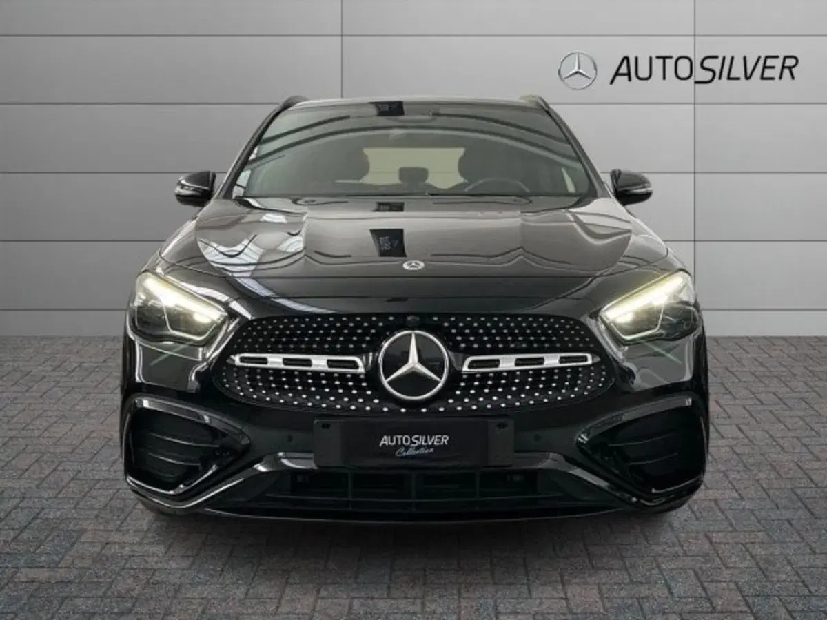 Mercedes-Benz GLA SUV nuova a Verona (3)