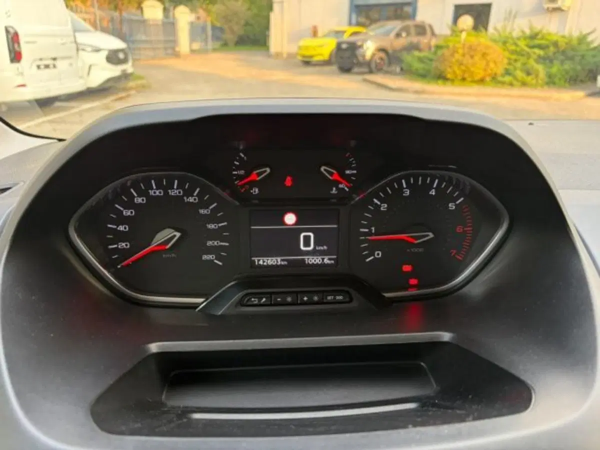 Peugeot Rifter usata a Lodi (10)
