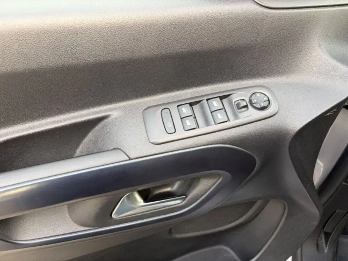 Peugeot Rifter usata a Lodi (11)