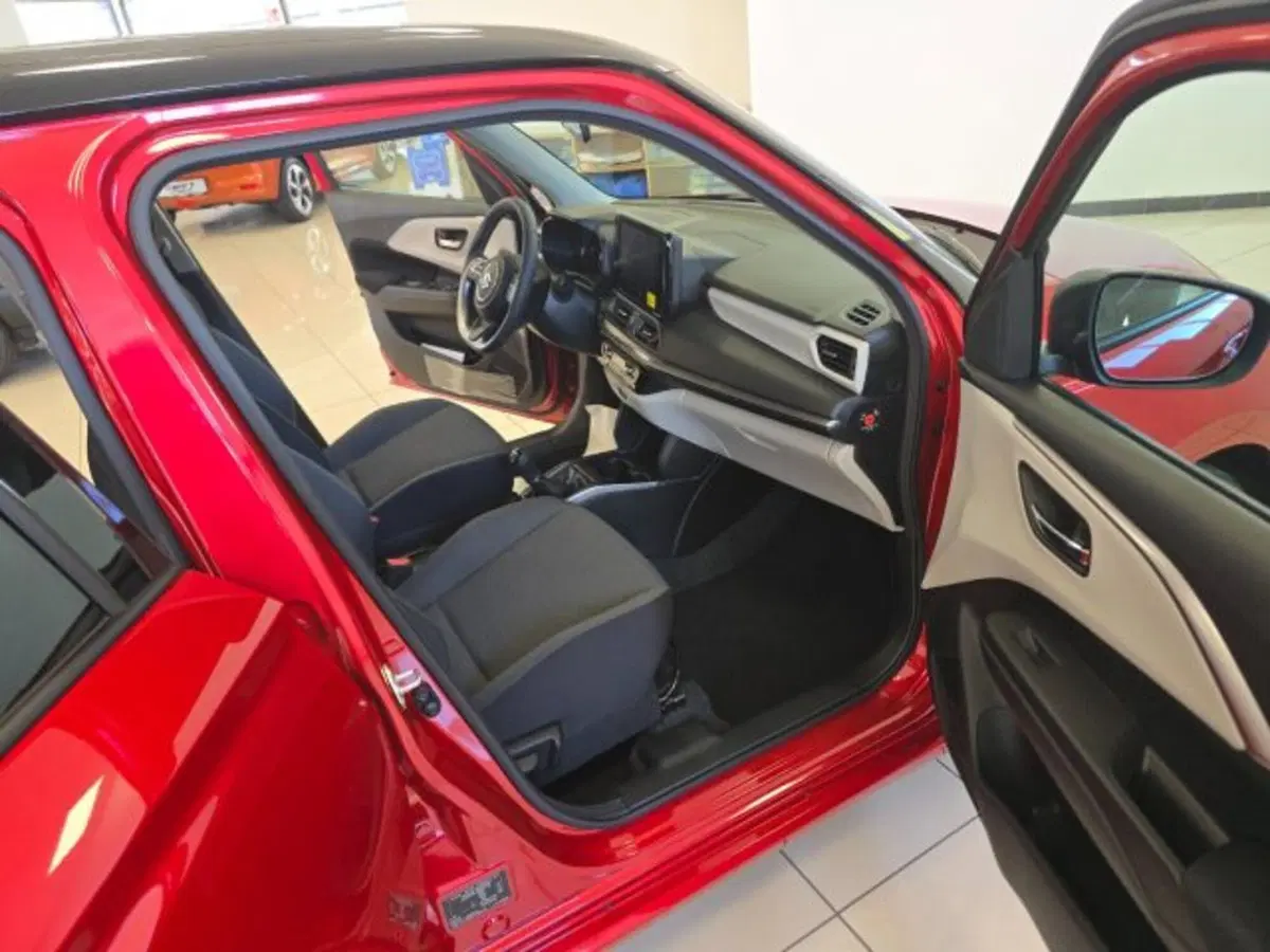 Suzuki Swift nuova a Reggio Emilia (11)