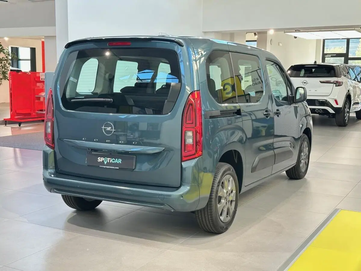 Opel Combo nuova a Sondrio (5)