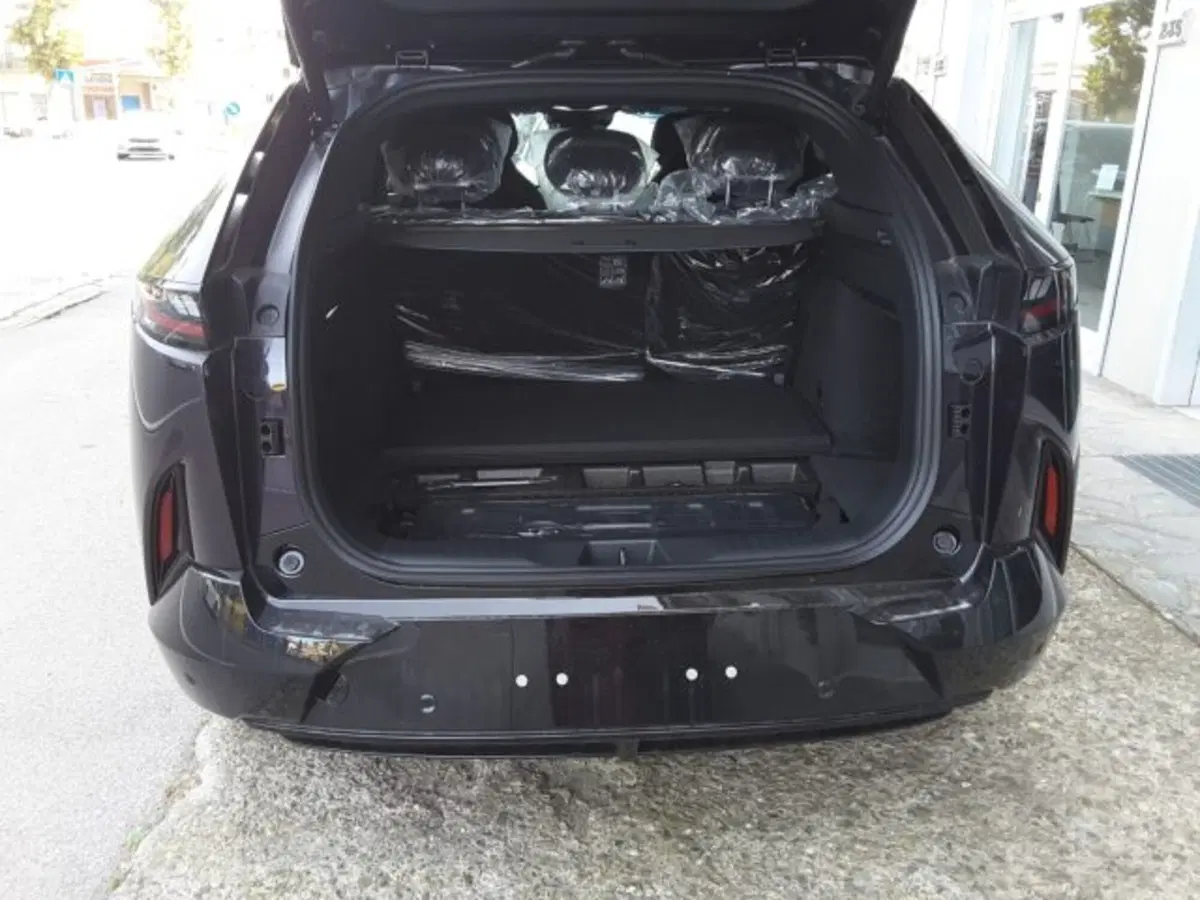 Mazda CX-6e nuova a Firenze (14)