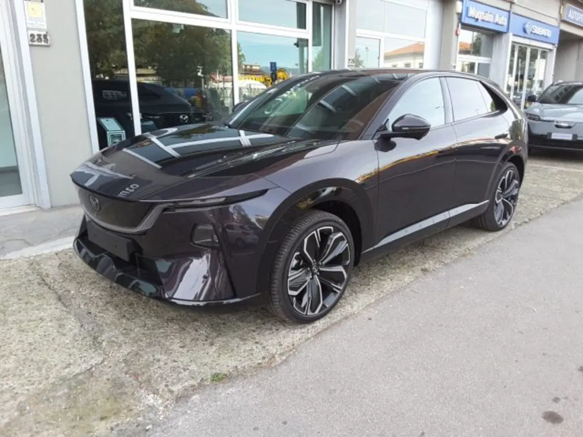 Mazda CX-6e nuova a Firenze (2)