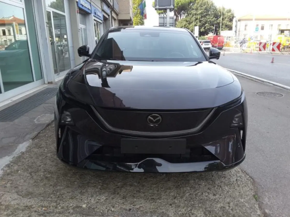 Mazda CX-6e nuova a Firenze (3)