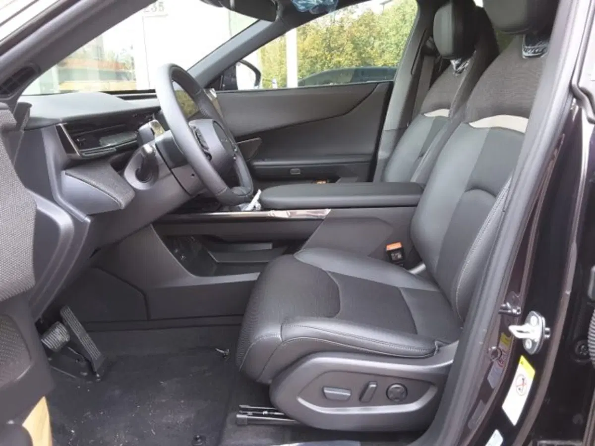 Mazda CX-6e nuova a Firenze (6)