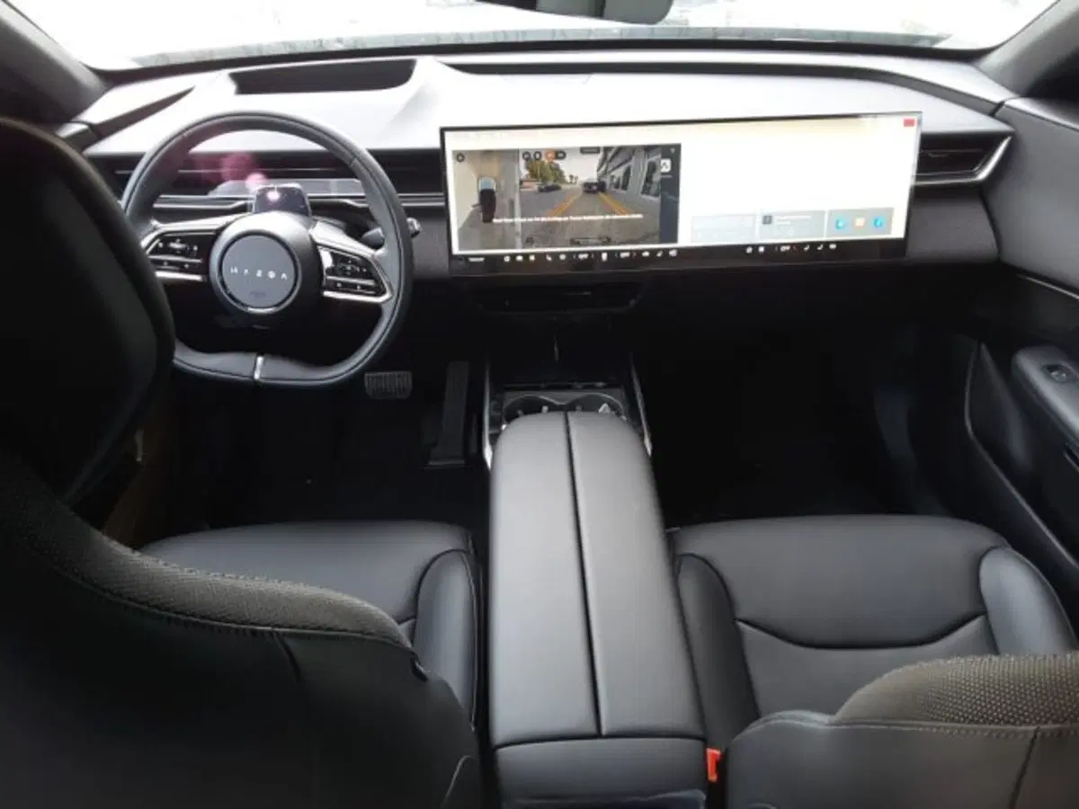 Mazda CX-6e nuova a Firenze (9)
