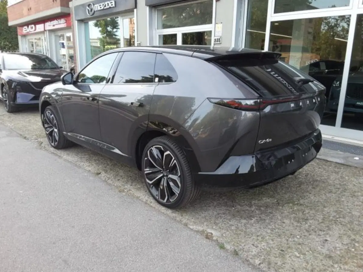 Mazda CX-6e nuova a Firenze (12)
