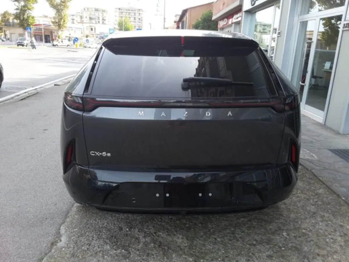 Mazda CX-6e nuova a Firenze (13)