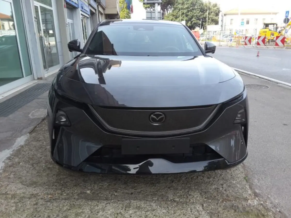 Mazda CX-6e nuova a Firenze (3)