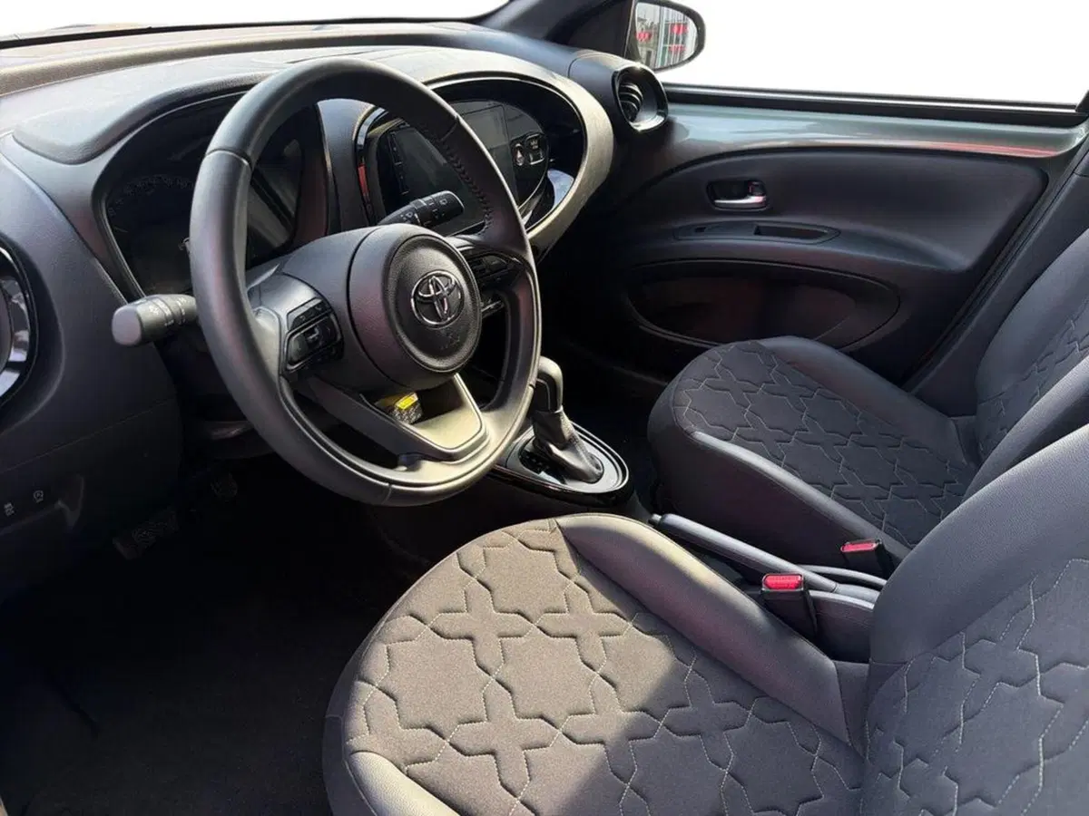 Toyota Aygo X usata a Vicenza (7)