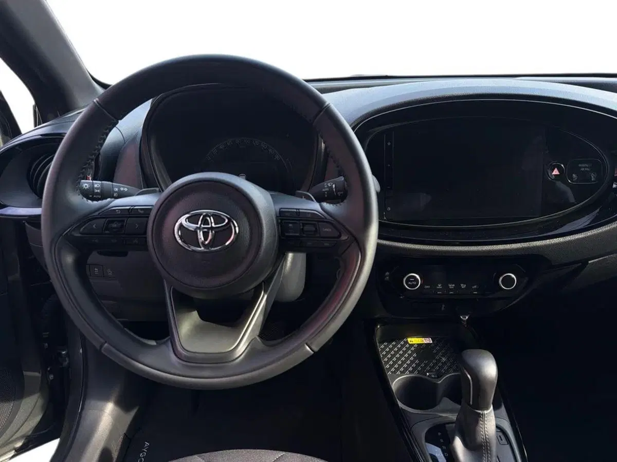 Toyota Aygo X usata a Vicenza (8)