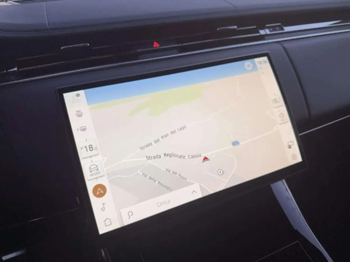 Land Rover Range Rover Sport nuova a Siena (13)