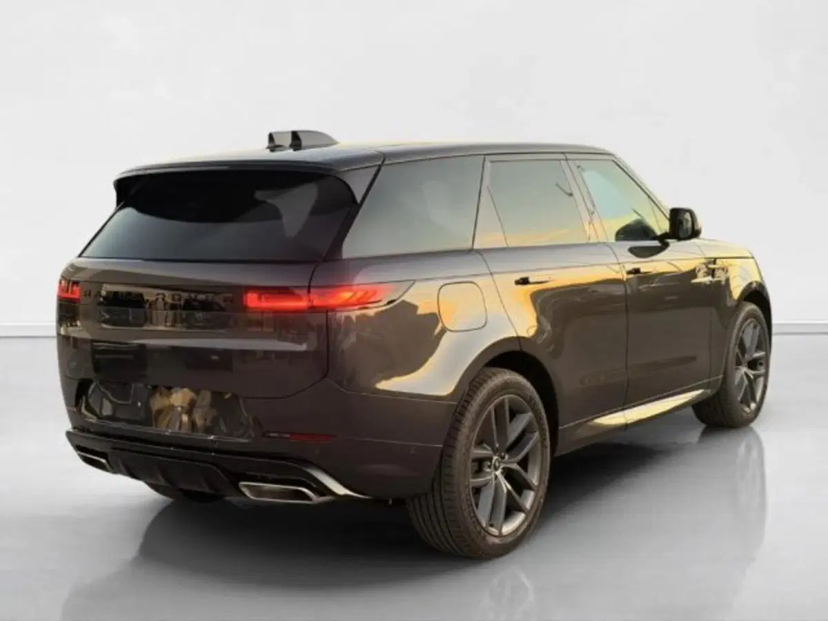 Land Rover Range Rover Sport nuova a Siena (2)