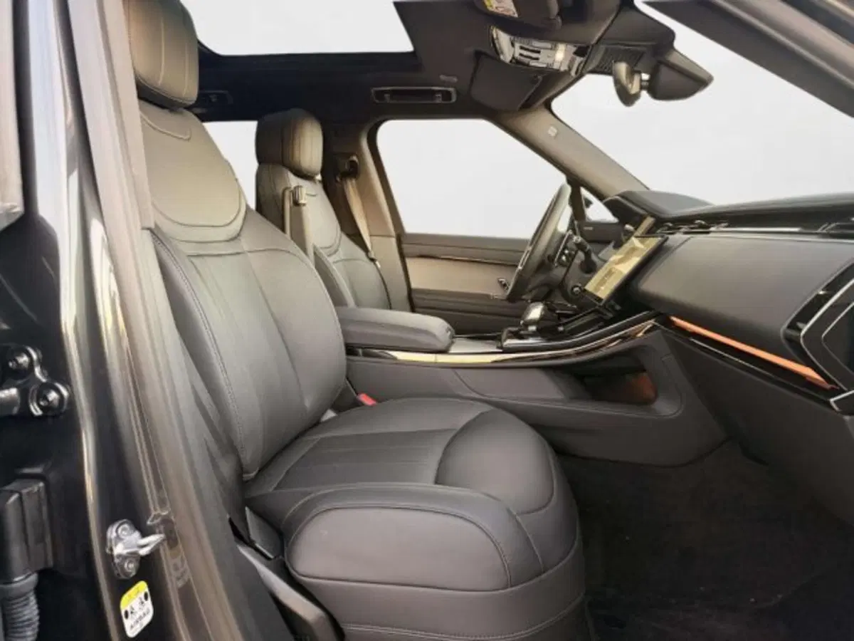 Land Rover Range Rover Sport nuova a Siena (3)