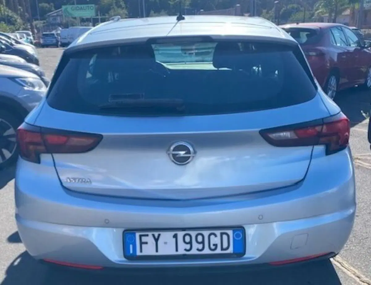Opel Astra usata a Catania (8)