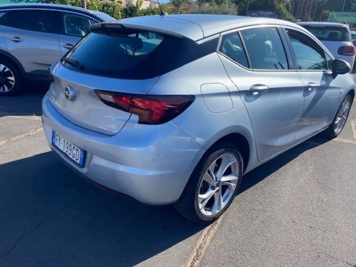 Opel Astra usata a Catania (9)