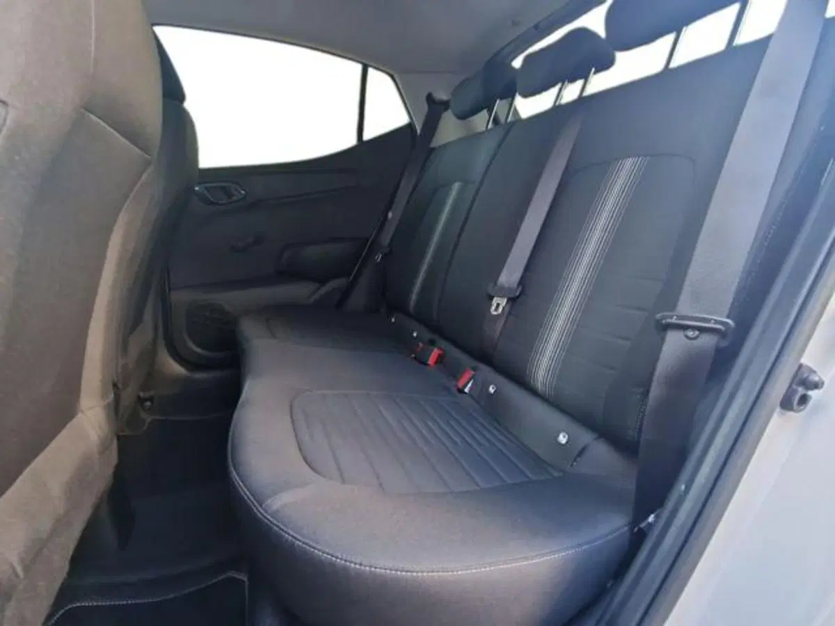 Hyundai i10 usata a Salerno (15)