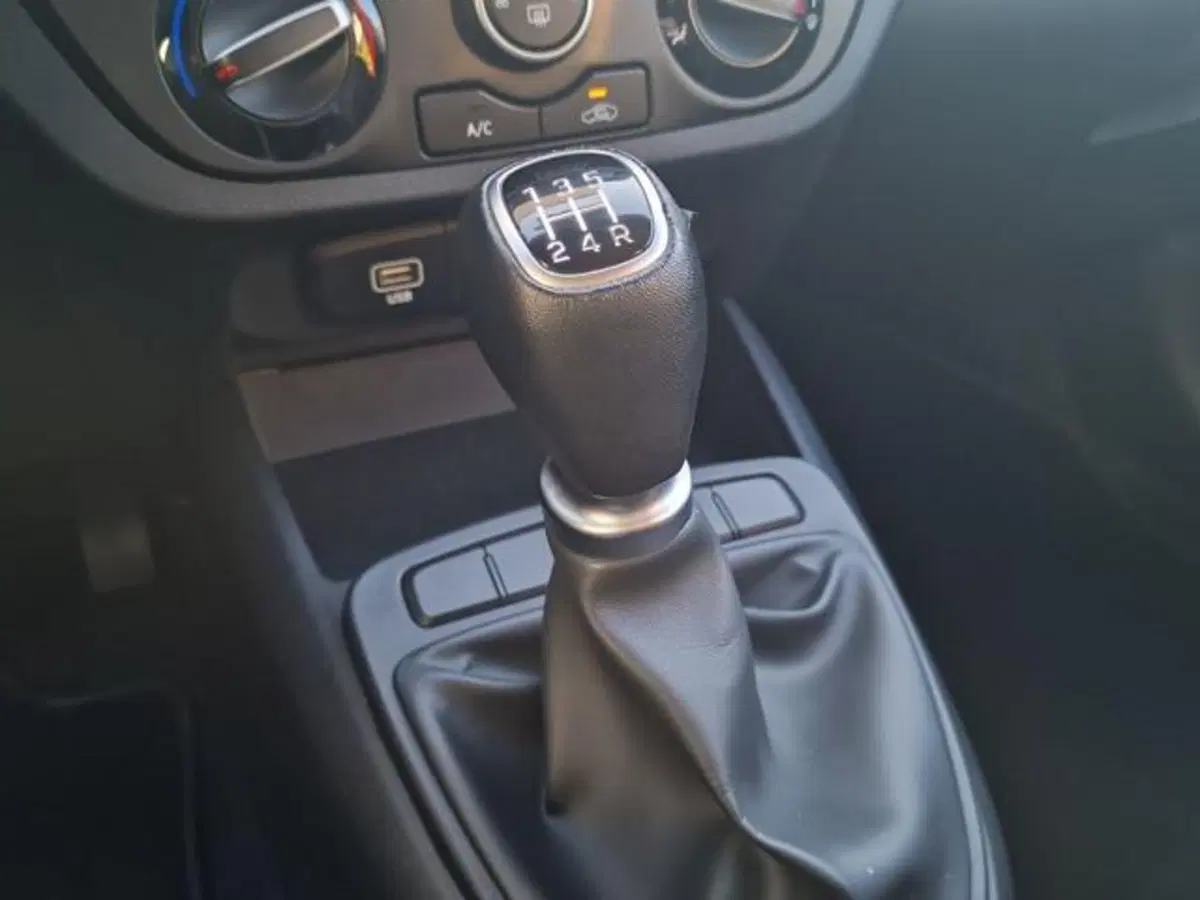 Hyundai i10 usata a Salerno (17)