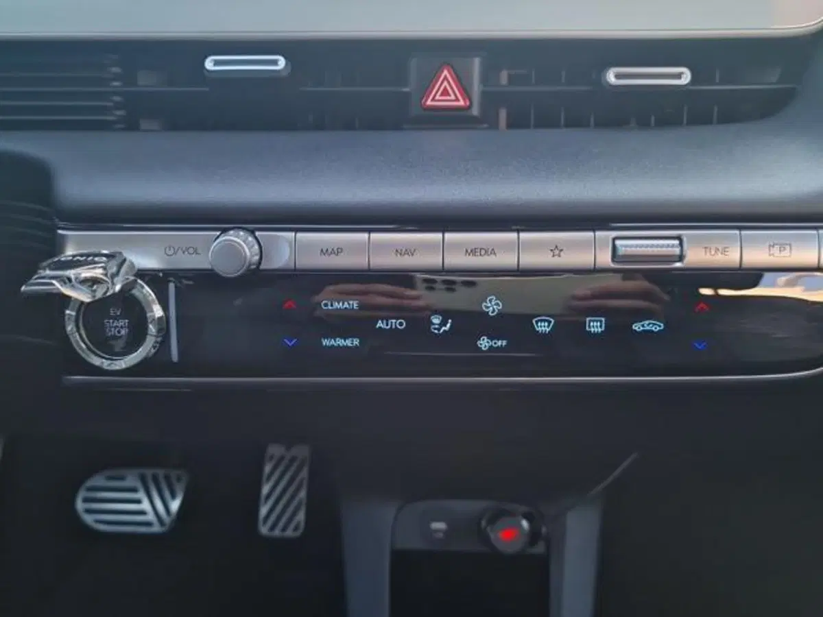 Hyundai Ioniq 5 usata a Salerno (18)