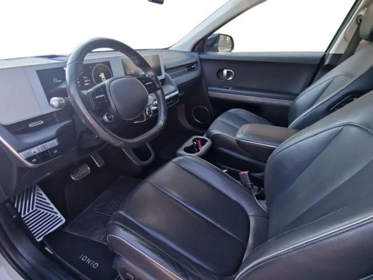 Hyundai Ioniq 5 usata a Salerno (9)