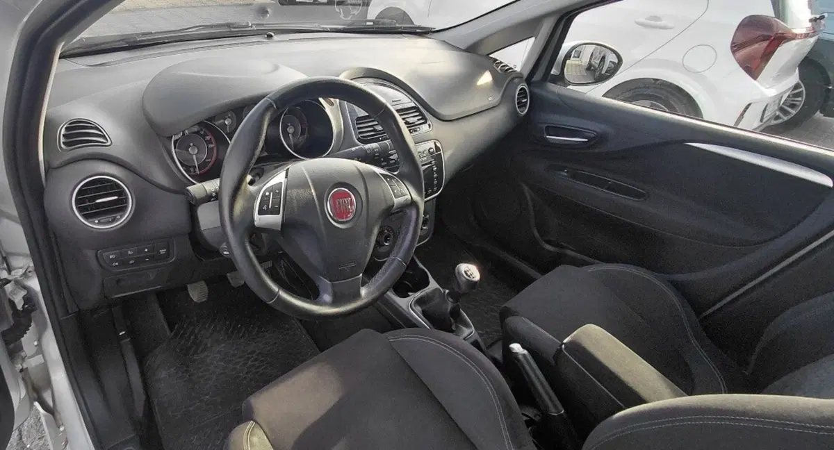 Fiat Punto usata a Cosenza (9)