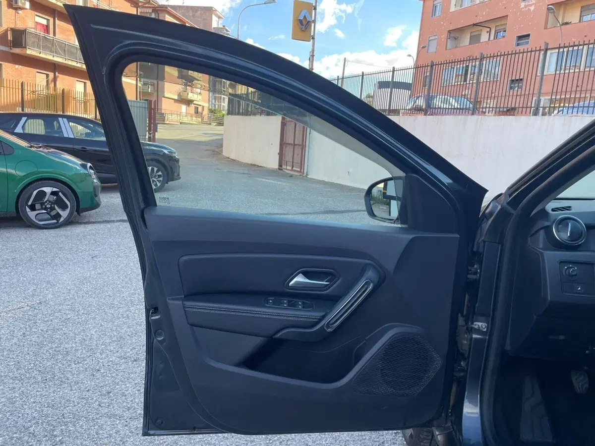 Dacia Duster usata a Messina (19)