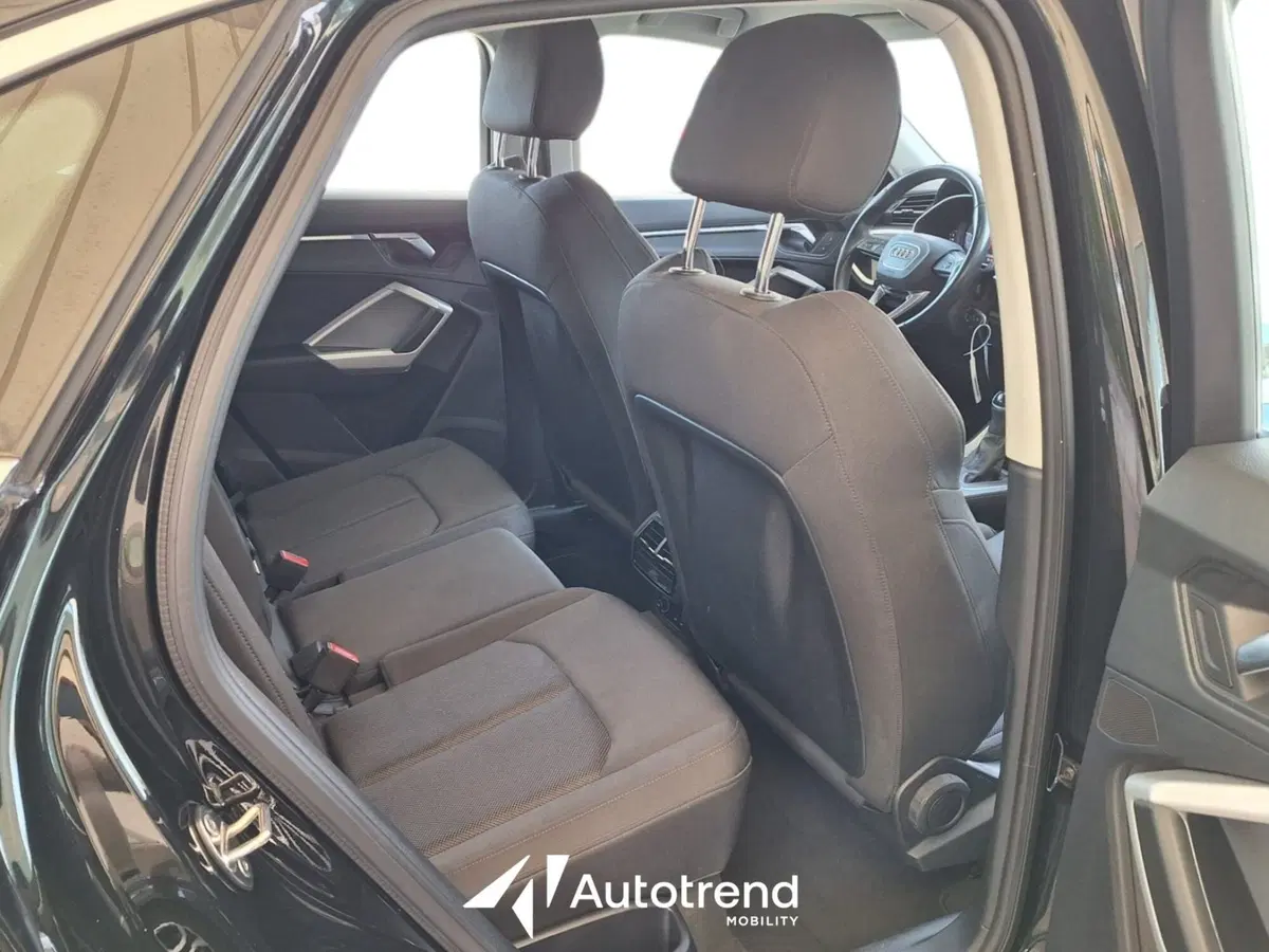 Audi Q3 Sportback usata a Bari (13)