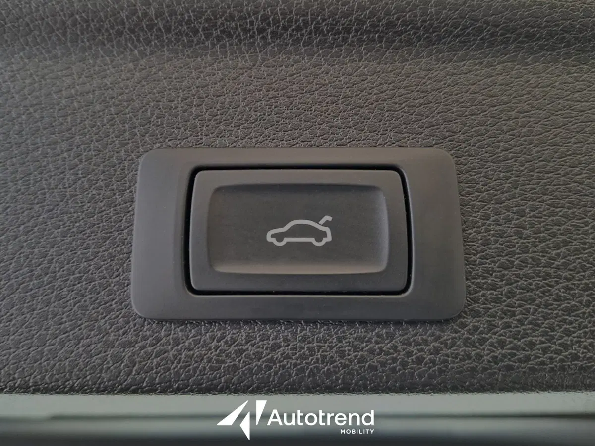 Audi Q3 Sportback usata a Bari (15)