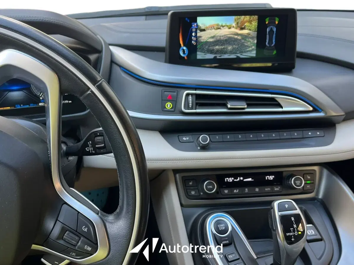 BMW i8 Coupé usata a Bari (6)
