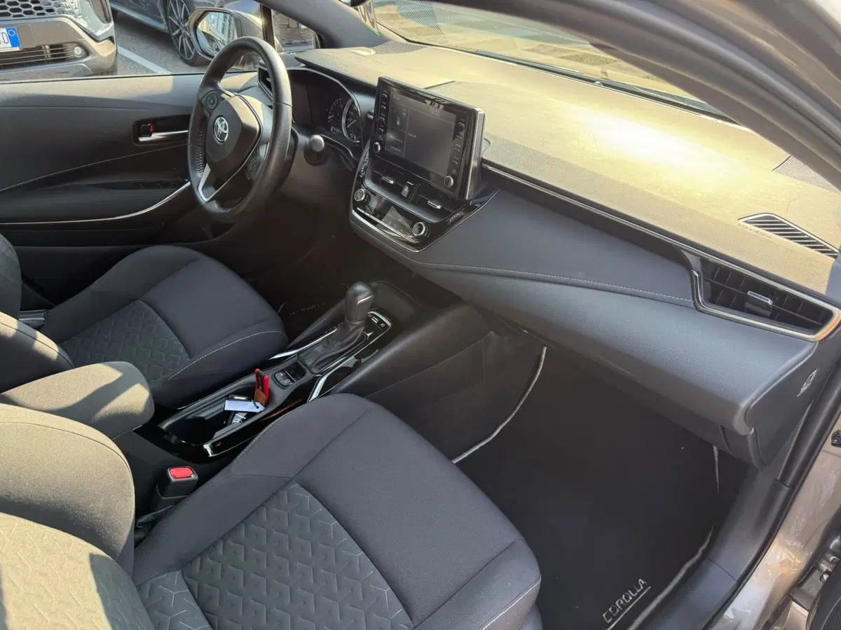 Toyota Corolla Touring Sports usata a Piacenza (10)