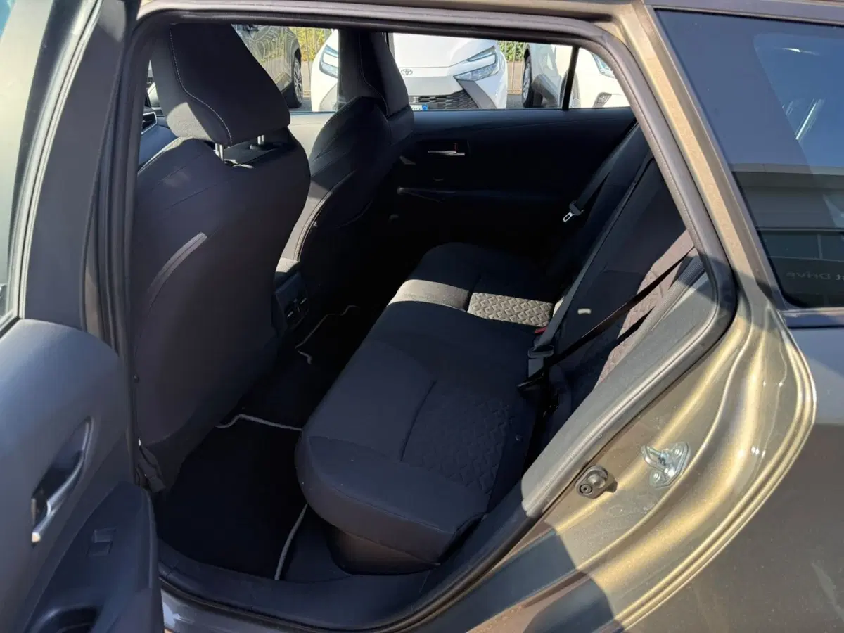 Toyota Corolla Touring Sports usata a Piacenza (11)